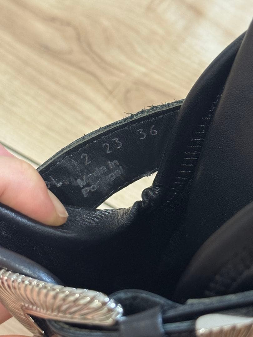 TOGA PULLA ビジュー ブラック サンダル