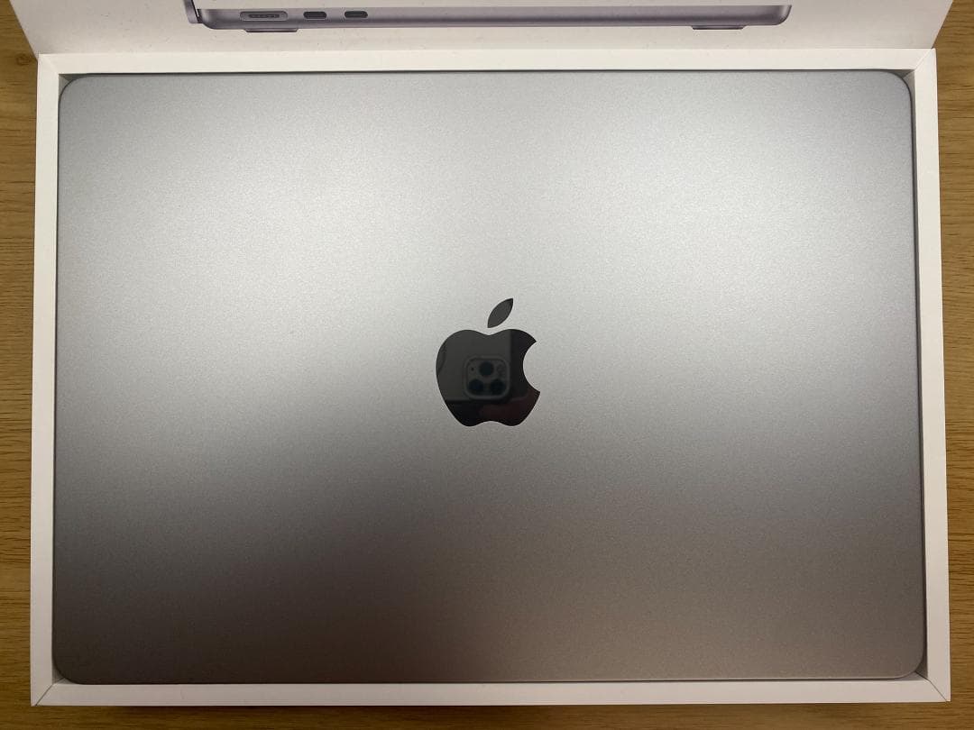 【美品】MacBook Air：256GB Apple 2022 13インチ