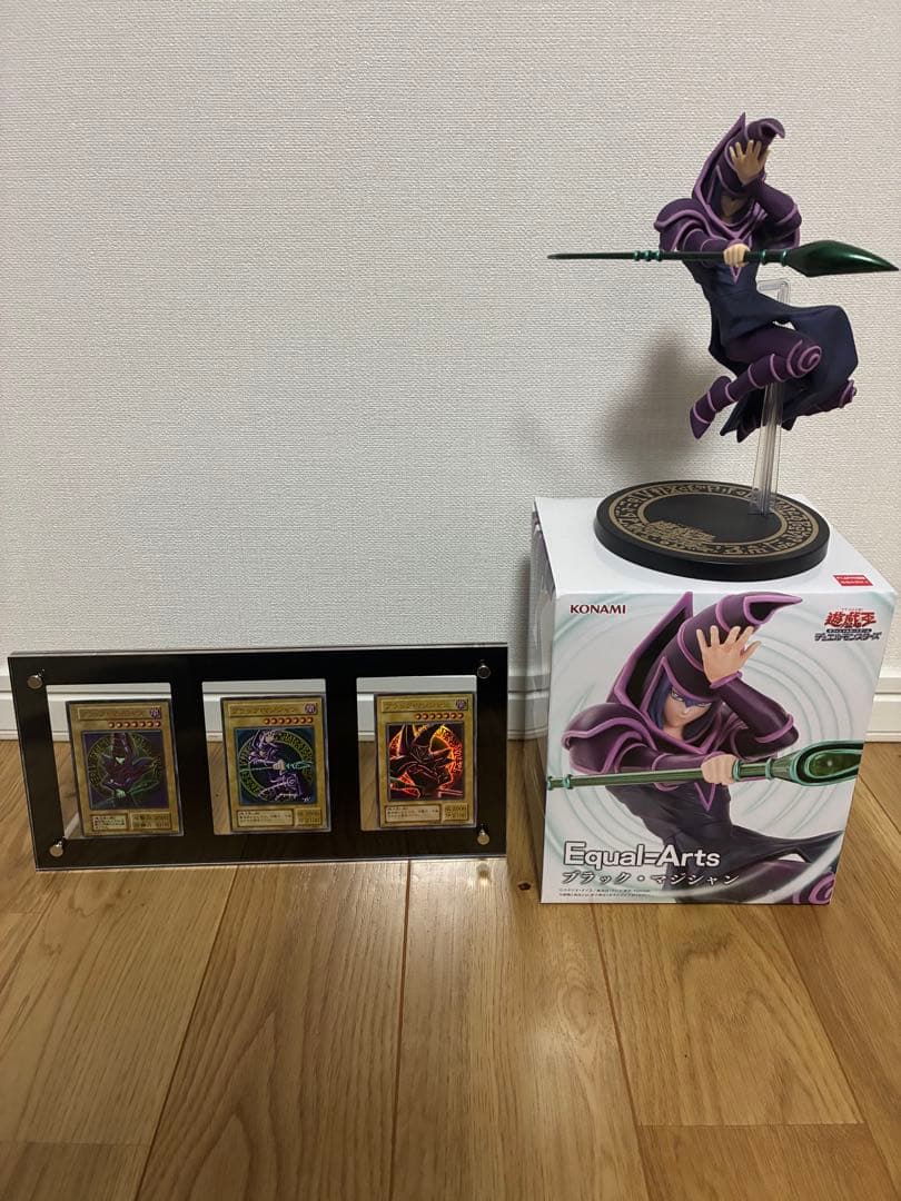 遊戯王 ブラック マジシャン 3種 初期含む ディスプレイ付き