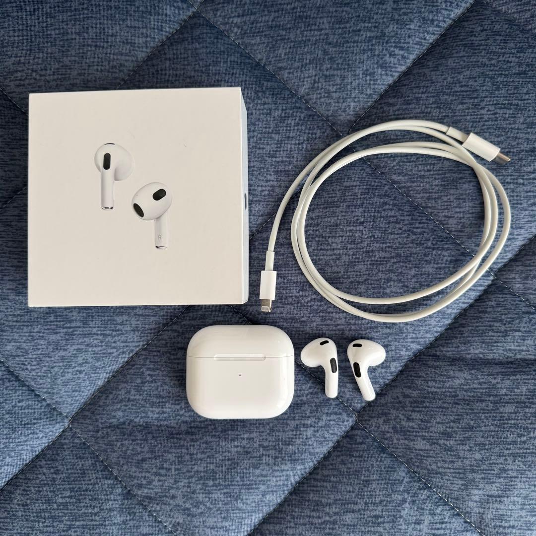 Apple AirPods第3世代 ホワイト 充電ケーブル付き