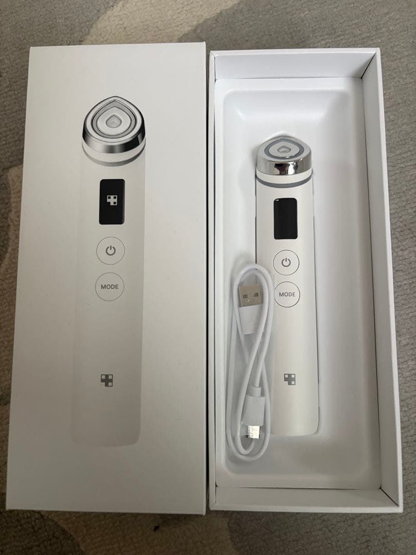 medicube 美顔器 プロ　ホワイト　 充電器、ケース、パック等付き