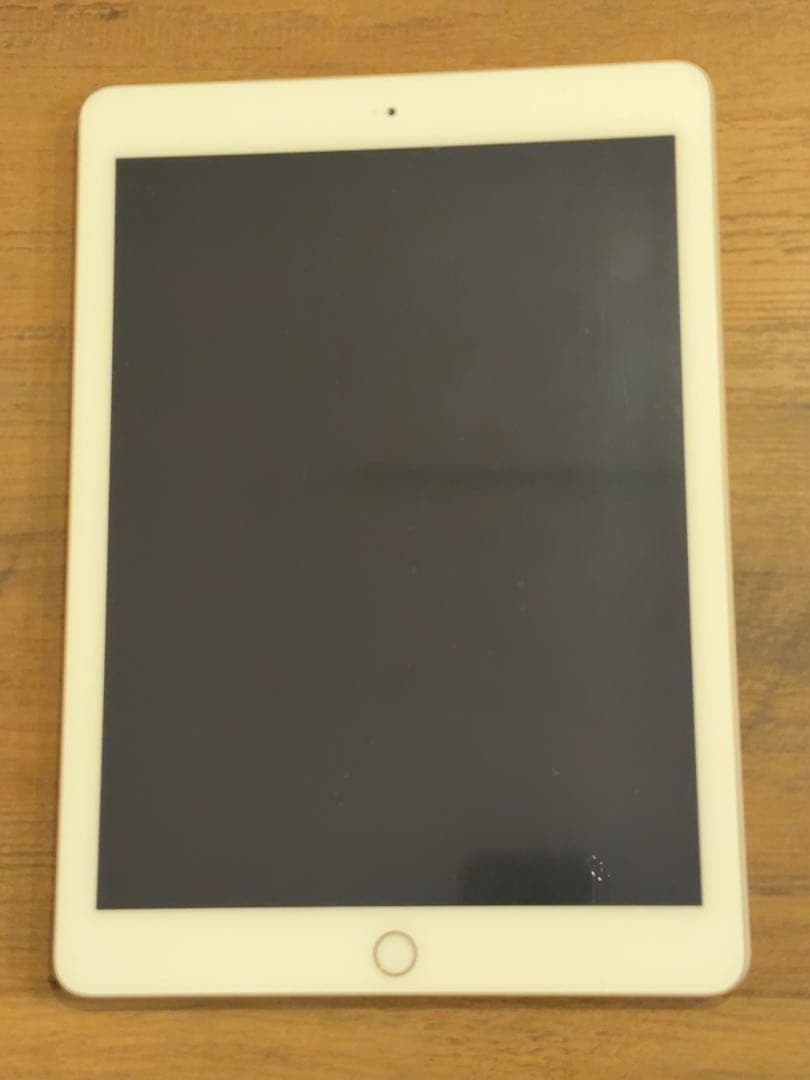 Apple iPad (第5世代)128GB ゴールド 本体のみ