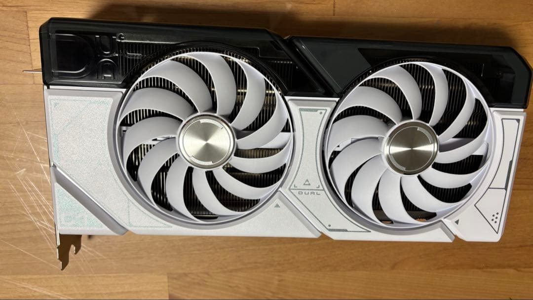 ASUS GEFORCE RTX 4070 12GB (3/16まで出品)