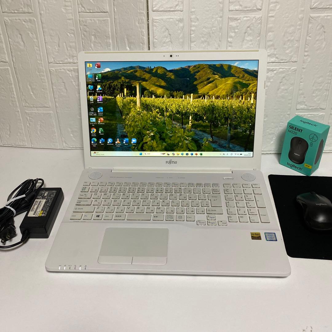 Windows11 オフィス付き　Core i7 SSD メモリ8GB 富士通