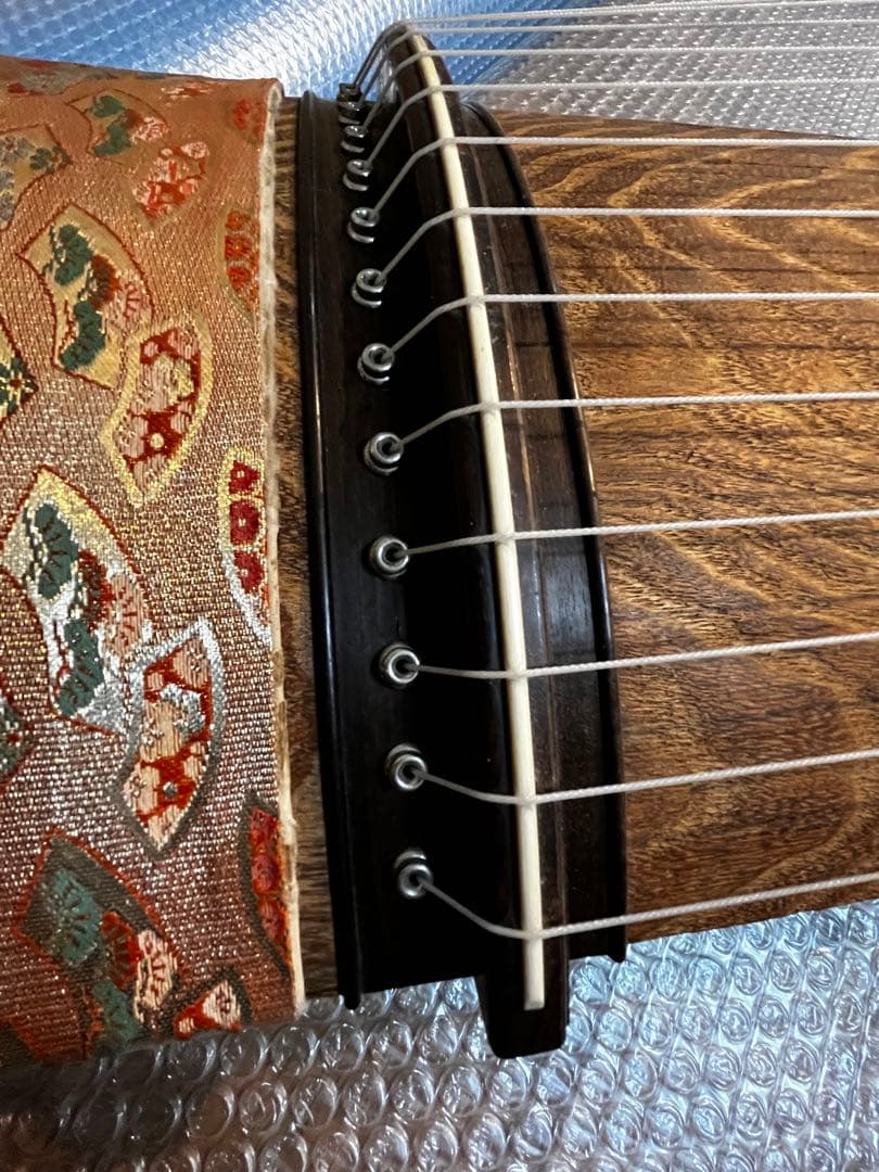 高級　琴　研水　綾杉彫り　くり甲　蒔絵　13弦
