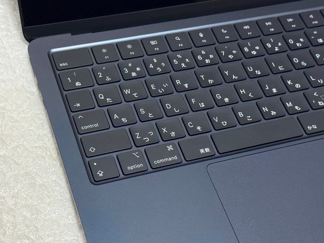 美品　バッテリー100%　充放電回数25回　MacBook Air 13 M2