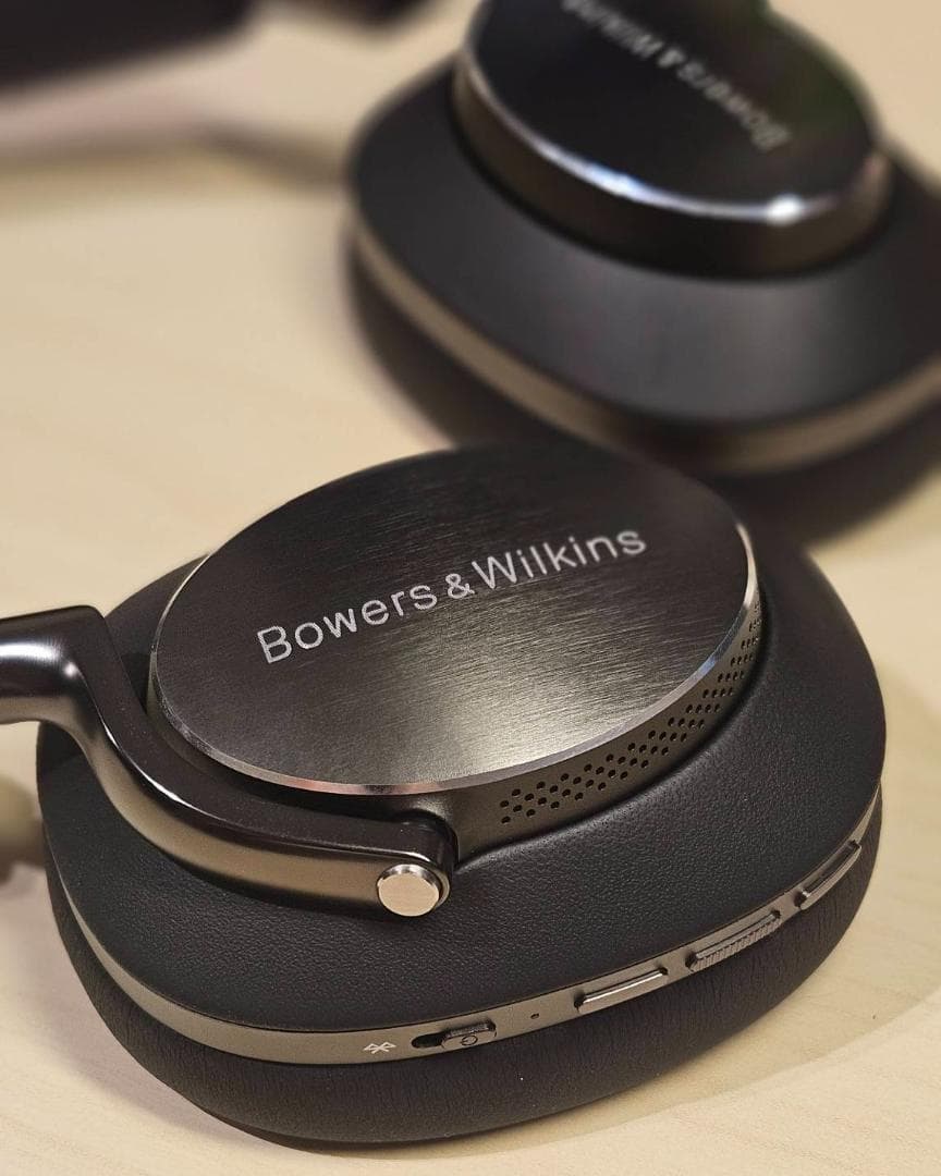 Bowers & Wilkins Px8 ワイヤレスヘッドホン
