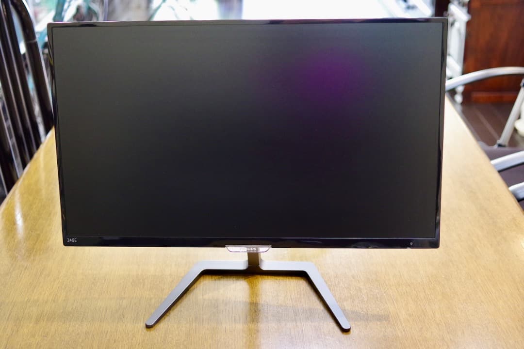 Phillips 246E（24インチ広角液晶ディスプレイ）