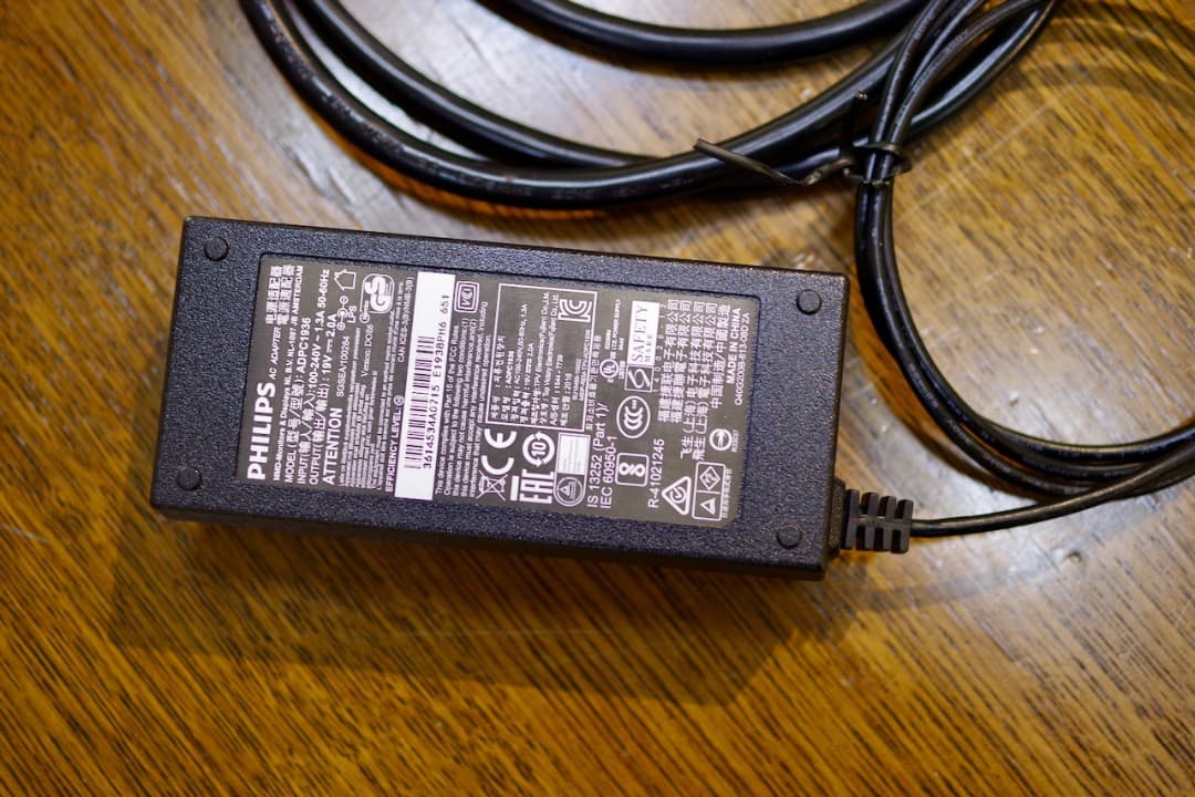 Phillips 246E（24インチ広角液晶ディスプレイ）