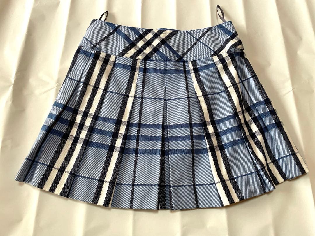 バーバリーブルーレーベルプリーツスカート