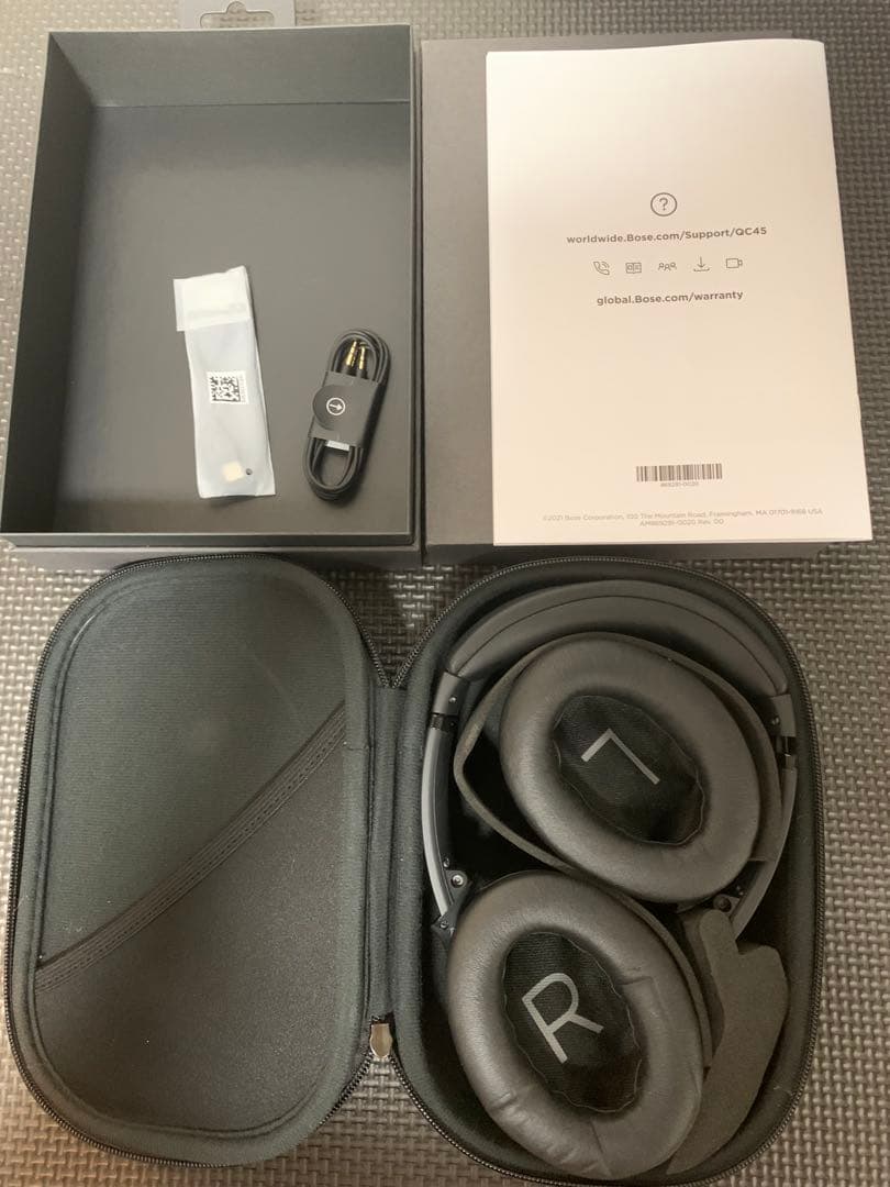 Bose ワイヤレスヘッドホン ケース付き QC45