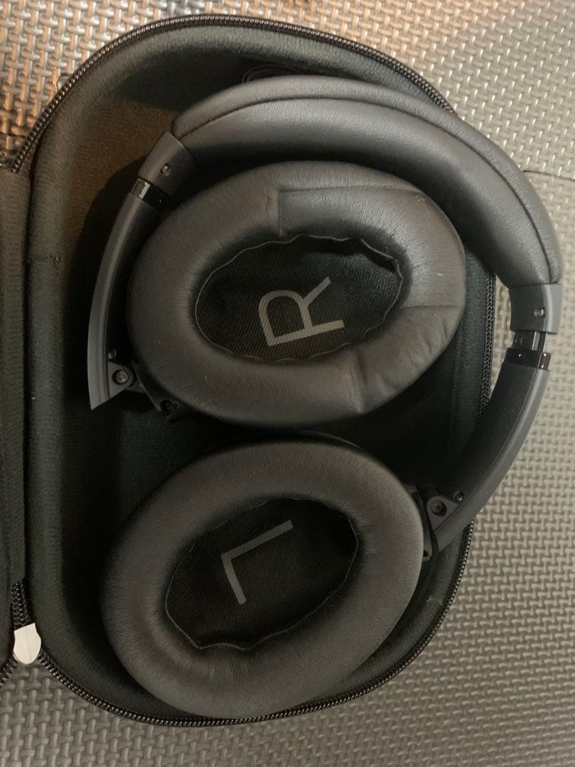 Bose ワイヤレスヘッドホン ケース付き QC45