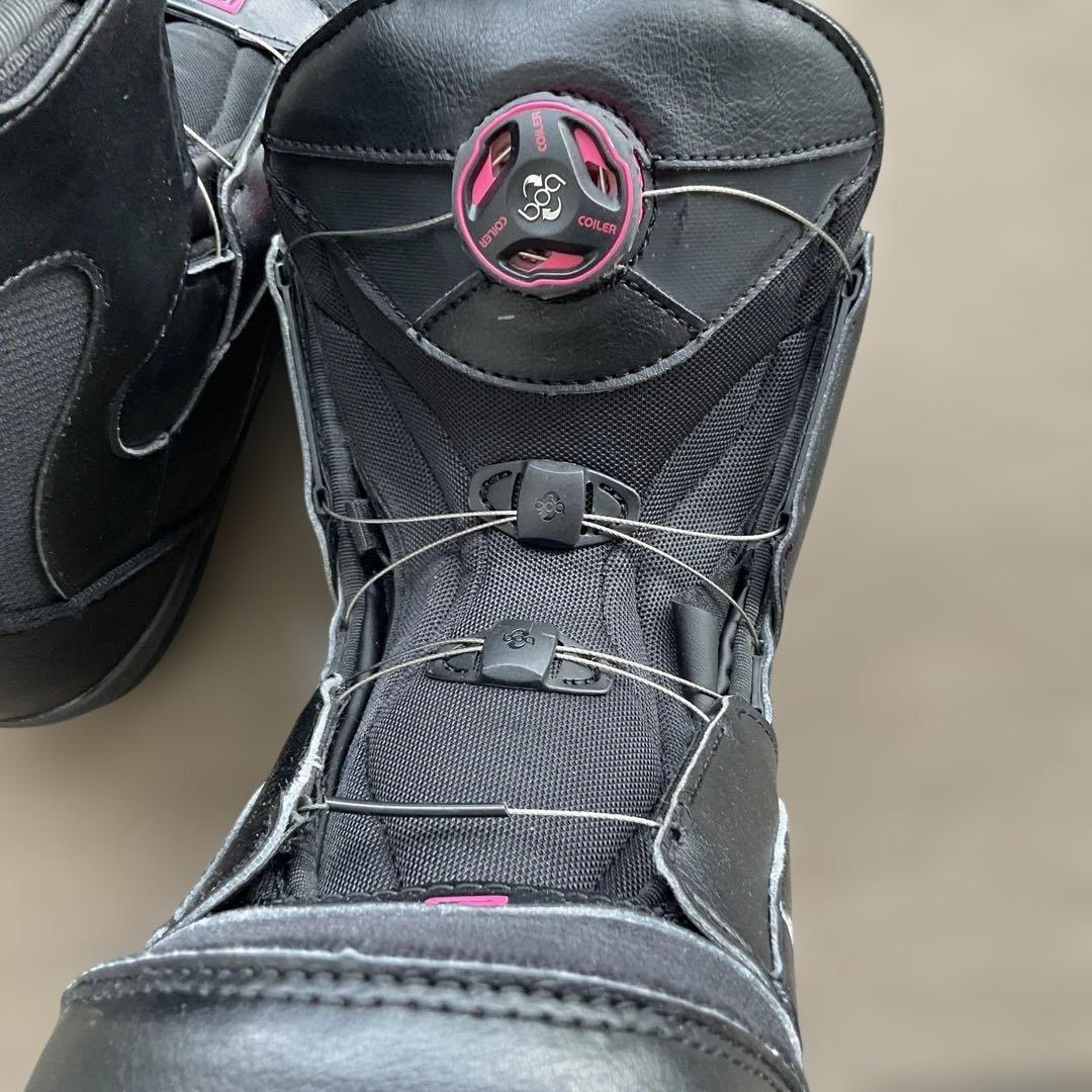 シ*カ様 Salomon スノーボードブーツ ブラック/ピンク