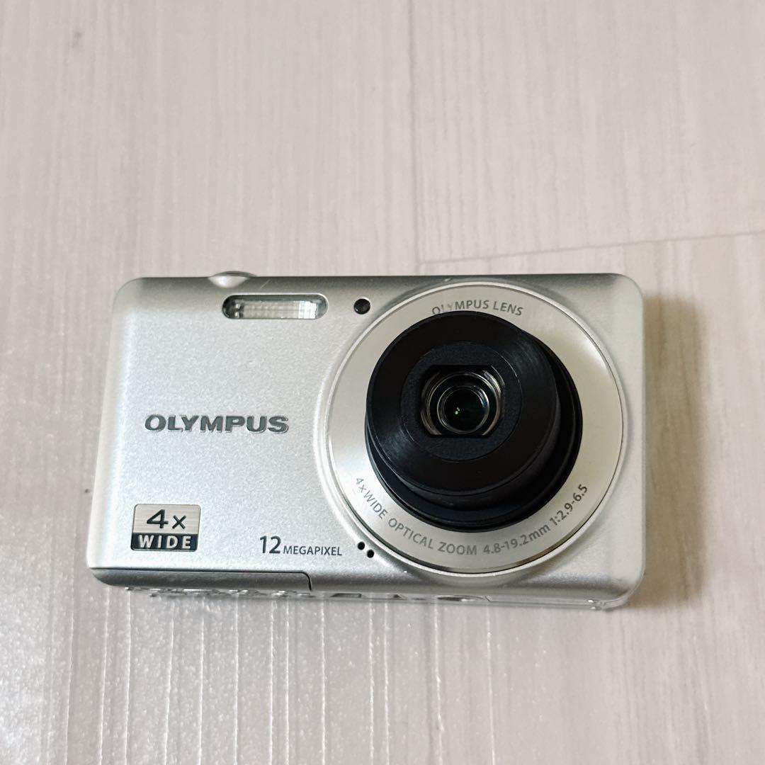 2449【美品】OLYMPUS VG-110 デジタルカメラ シルバー