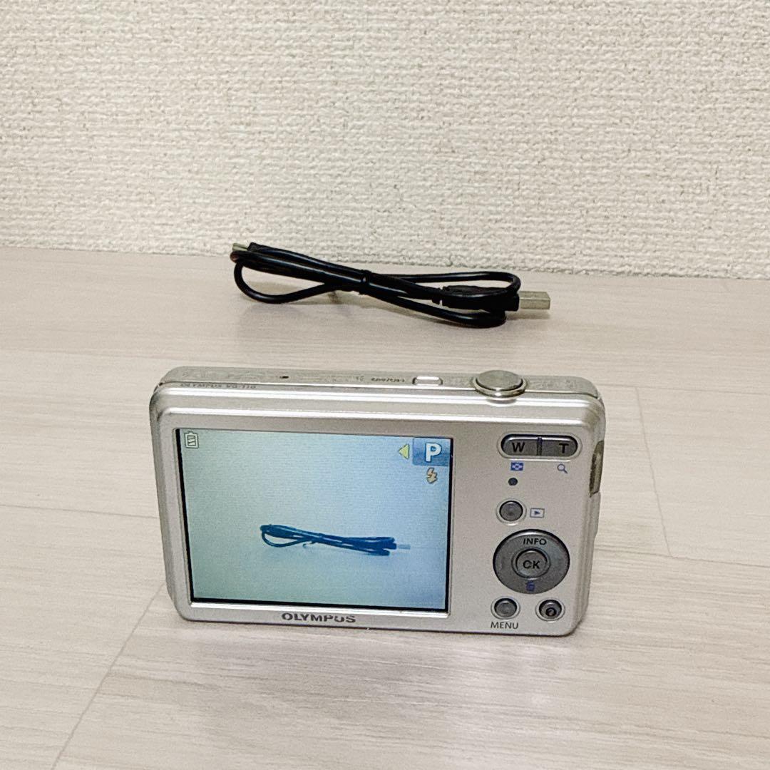 2449【美品】OLYMPUS VG-110 デジタルカメラ シルバー