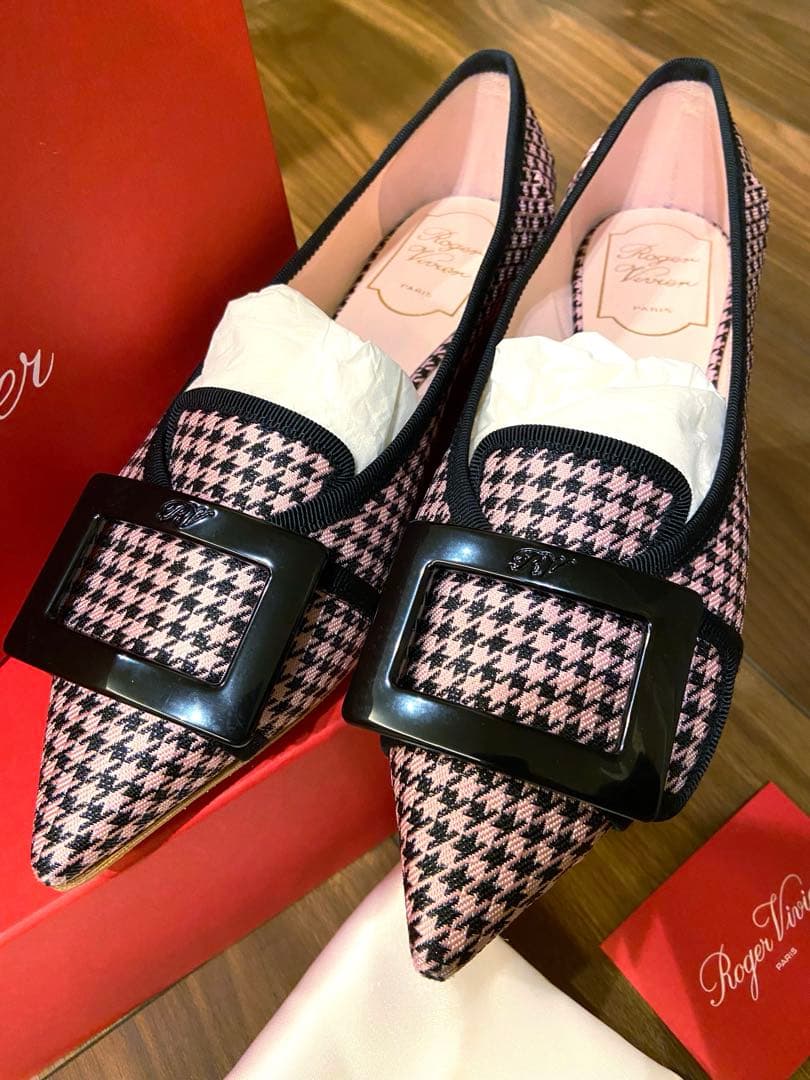 も*ぶ様 Roger Vivier ロジェ ヴィヴィエ パンプス フラットシュー