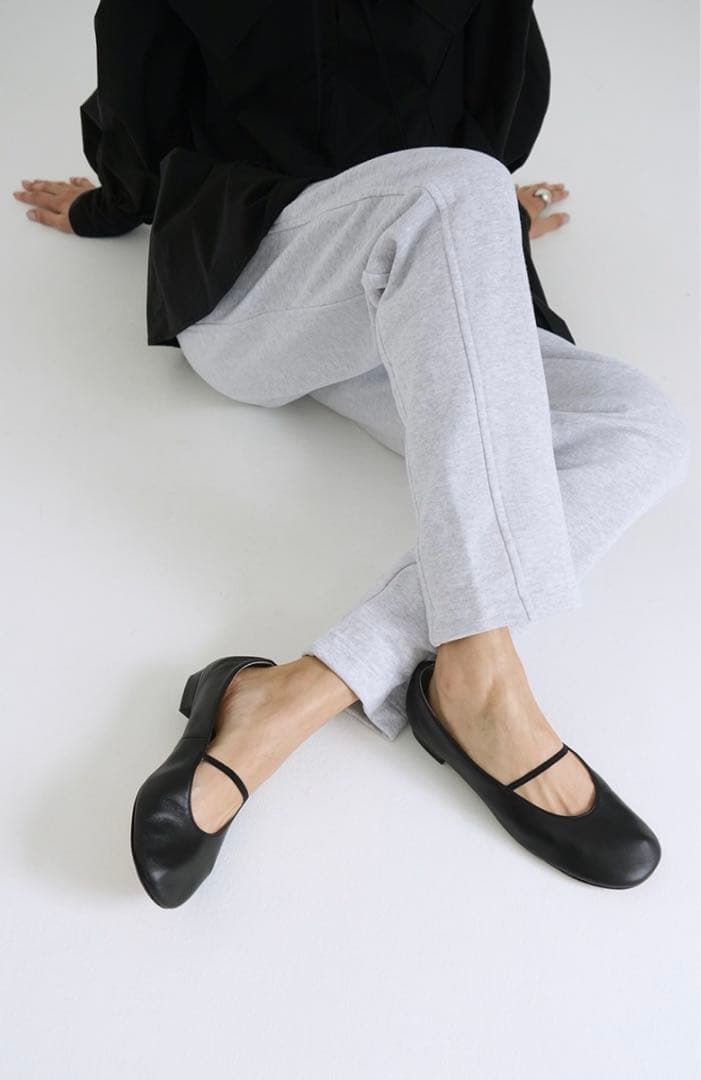 靴 OBLIQUE TOE FLAT SHOES