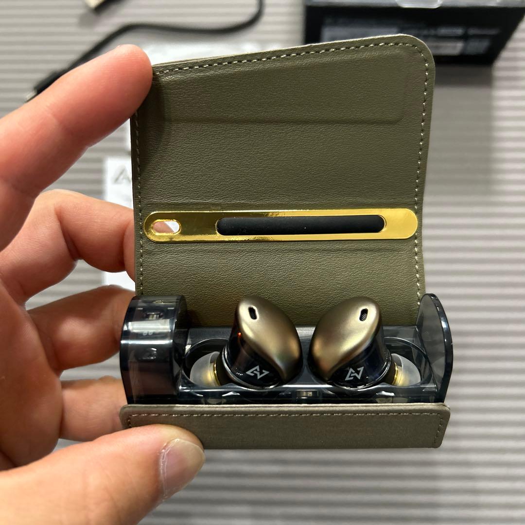 AVIOT アビオット TE-J1 イヤホン カーキ　カナル型　美品