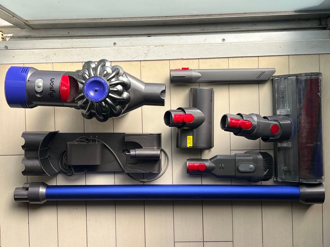 Dyson ハンディクリーナー コードレス　整備済み・動作確認済みです