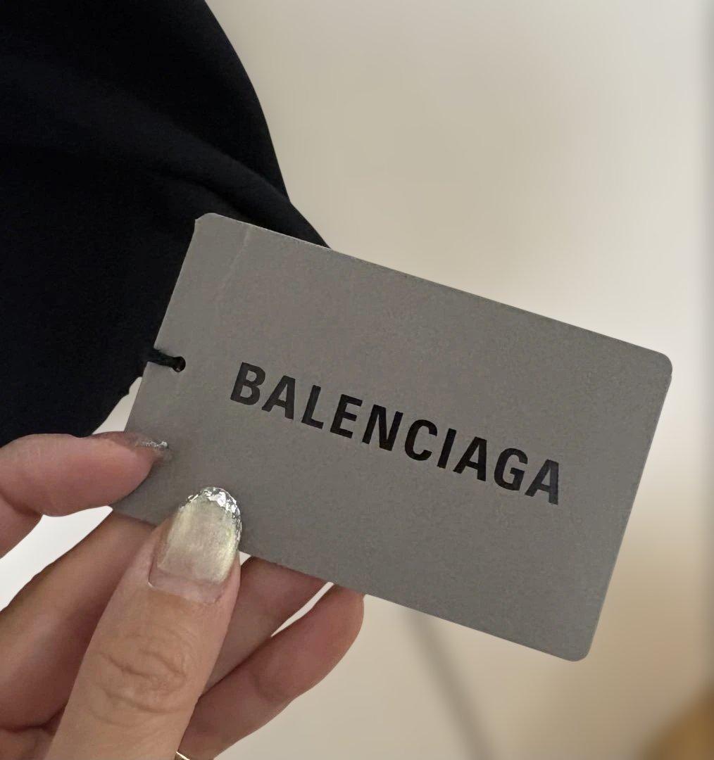 新品タグ付きバレンシアガ　激レアTシャツ　ベア