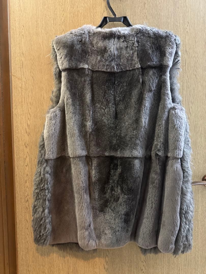 ジレ　ベスト　ファー　manzoni24 ハンガー付き