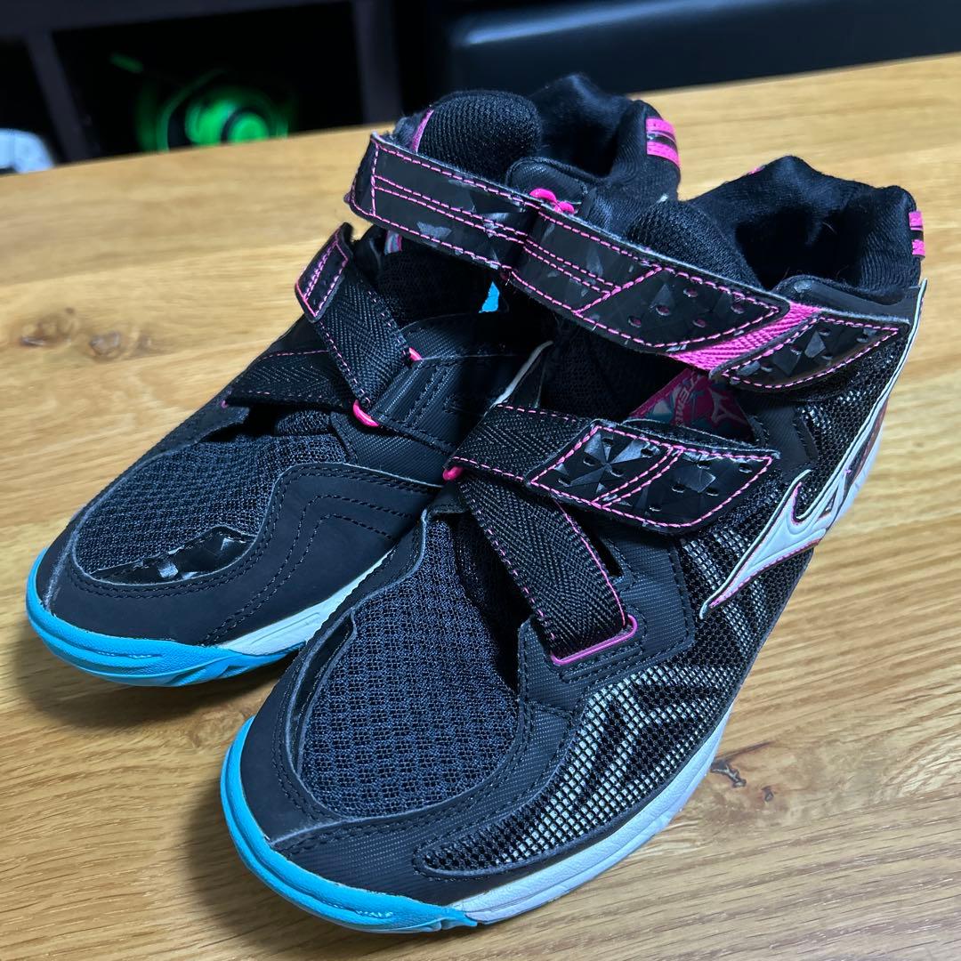 【美品】【匿名配送】ミズノ　バレーボールシューズ　ウェーブアルテミス23cm