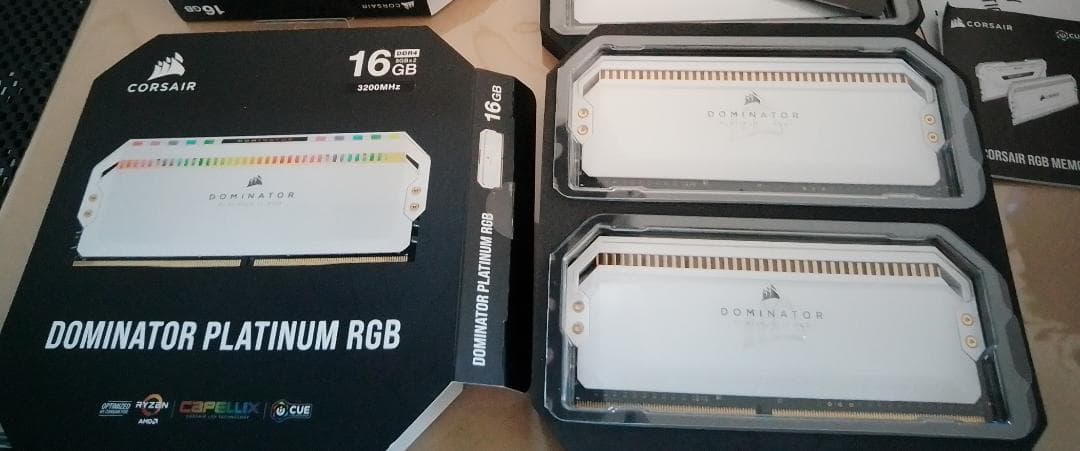 デスクトップ用　ＰＣメモリ　ＤＤＲ４　コルセア　１６ＧＢ