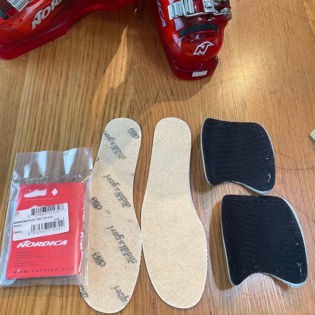 ほぼ未使用　NORDICAノルディカ　子供　スキーブーツ 23-23.5cm