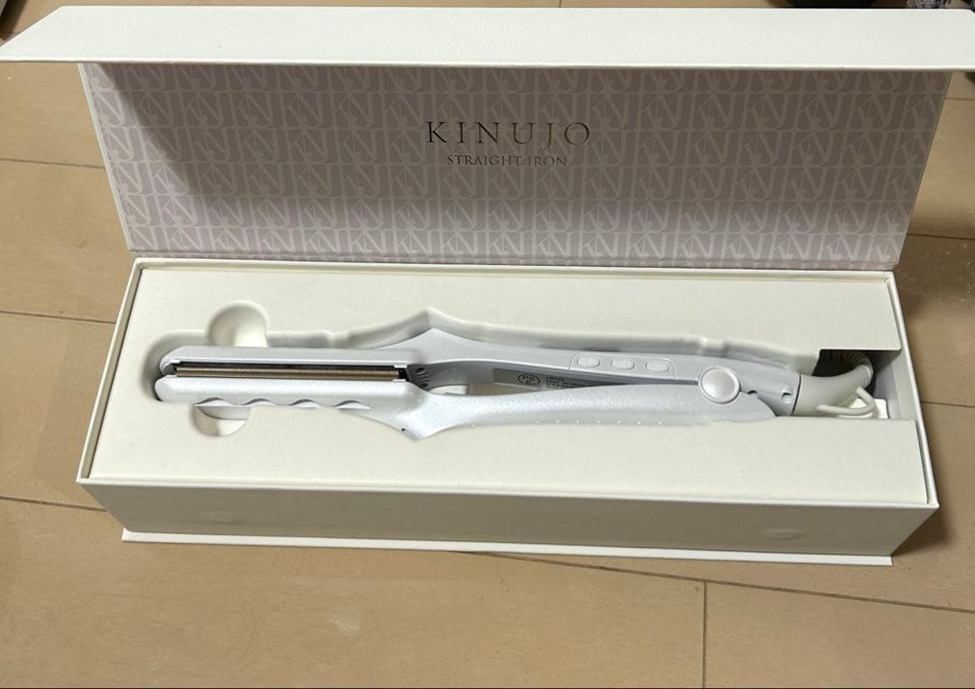 新品KINUJO ストレートヘアアイロン LM-225ホワイト