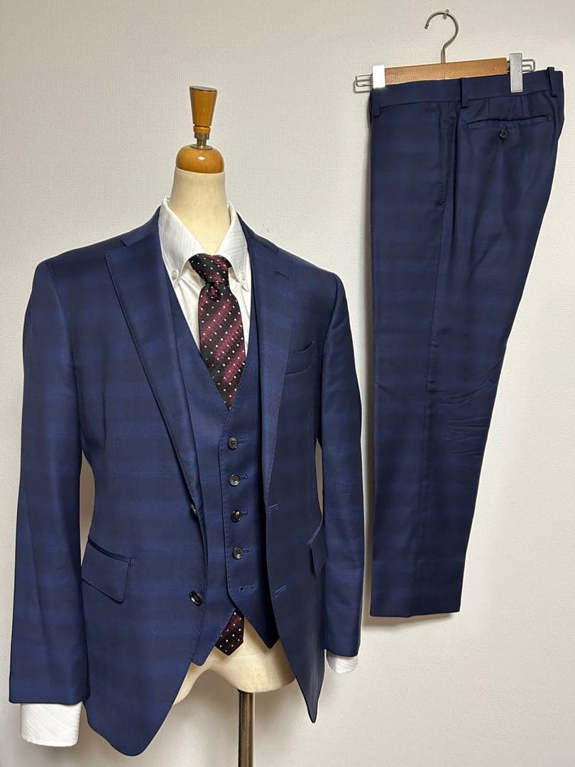 UNIVERSAL LANGUAGE★高級スーツ　Y4～Y５ベスト付4ピース