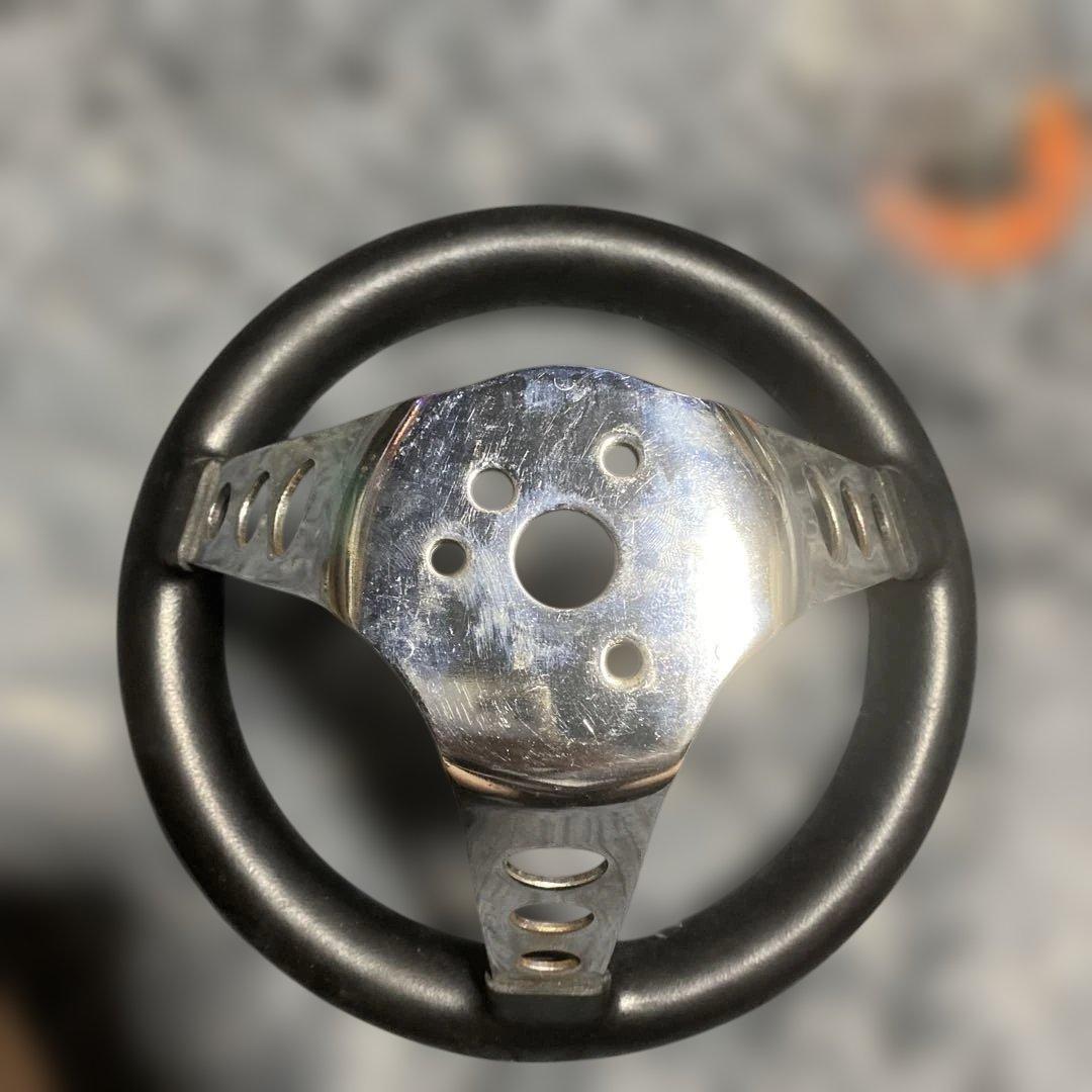 ステアリングホイール 黒　銀　穴あき moon equip ハンドル