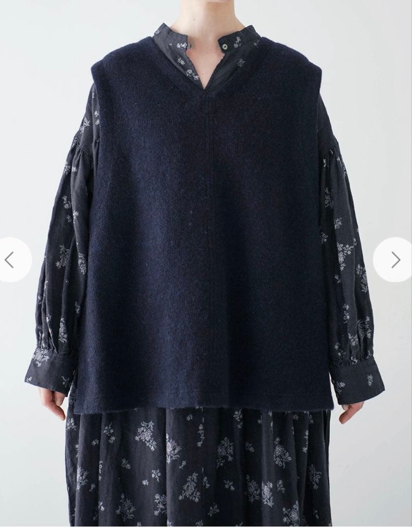 ゆうたん。今季 ネストローブ クォーターフェイスエプロンベスト