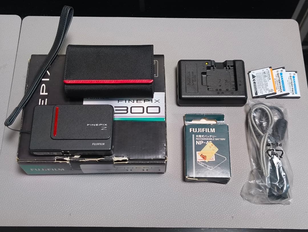 デジタルカメラ FUJIFILM Z300