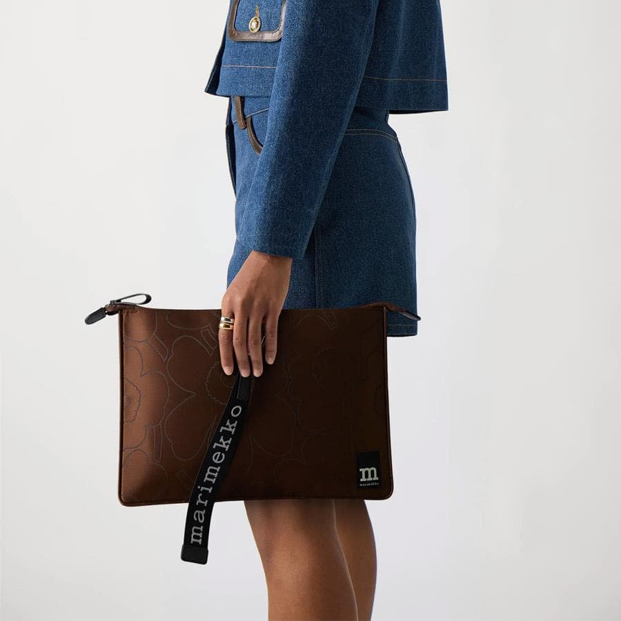 マリメッコ ノートパソコン用バッグ 最大15インチ用 marimekko