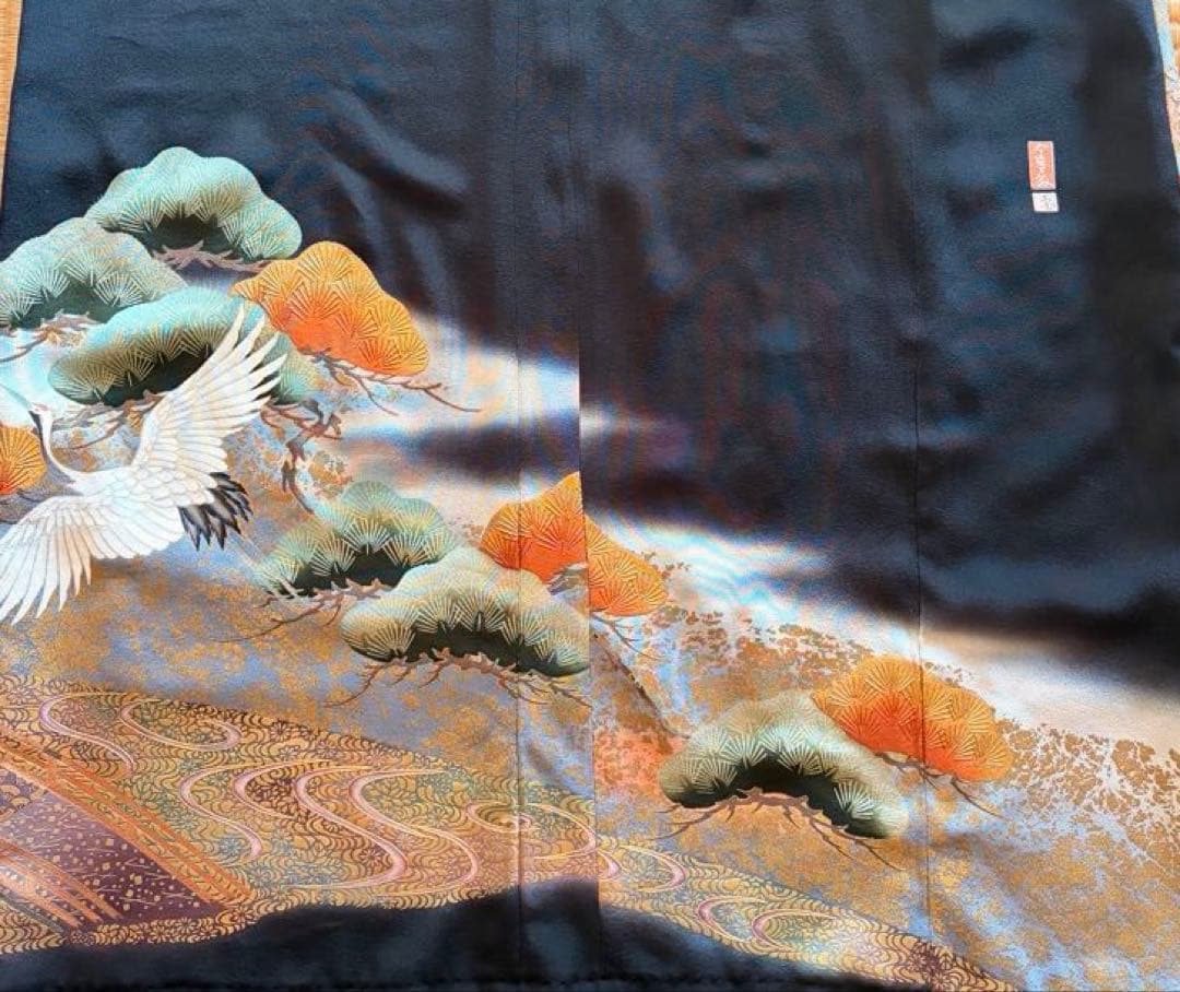 着物リメイク　黒留袖　ロングワンピース　作家物　鶴