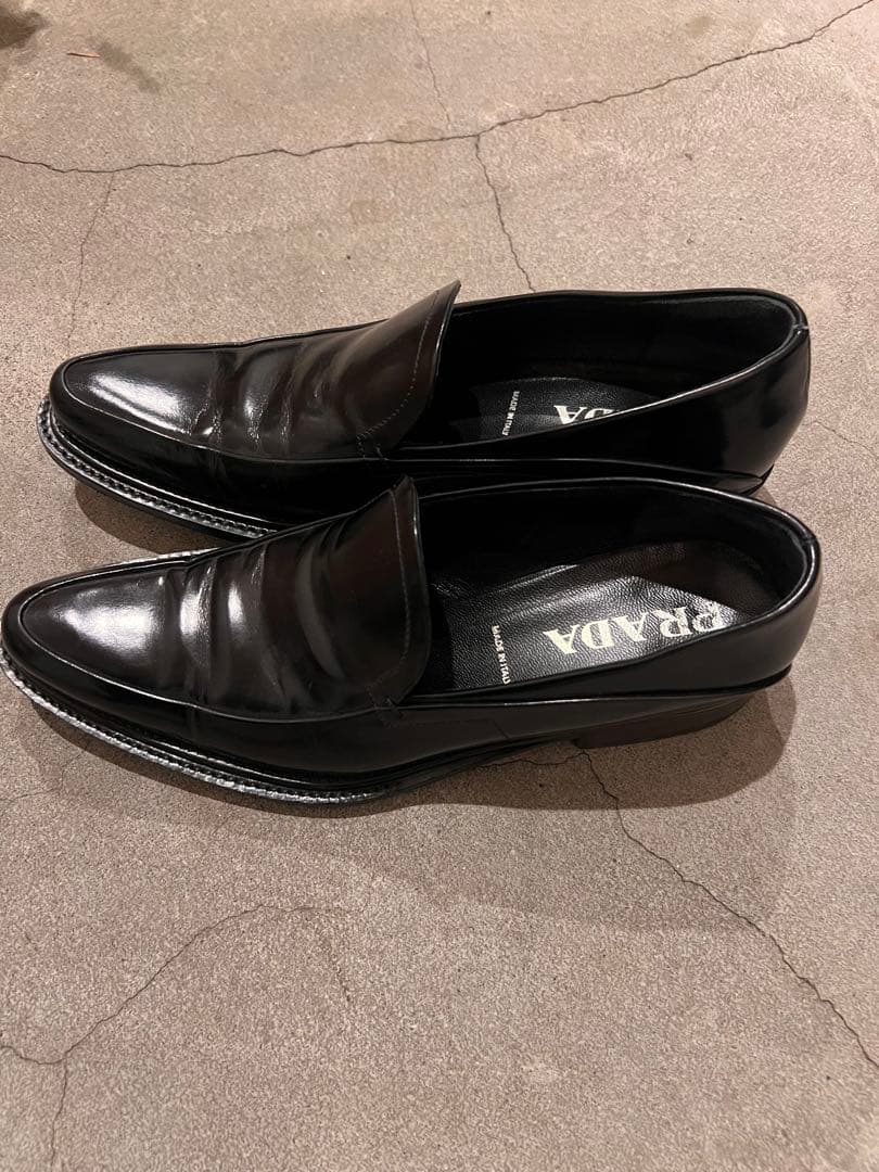 PRADA 37.5 ローファー
