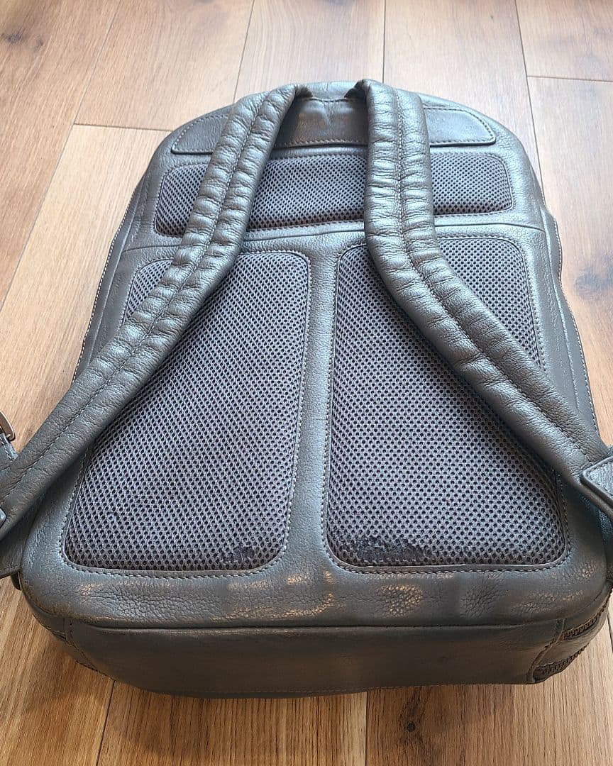 マザーハウス　グレー レザーバックパック メッシュ