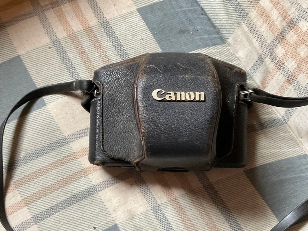 キヤノン・FT カバー付き。取扱説明書なし。【昭和ノスタルジー、ジャンク品？】