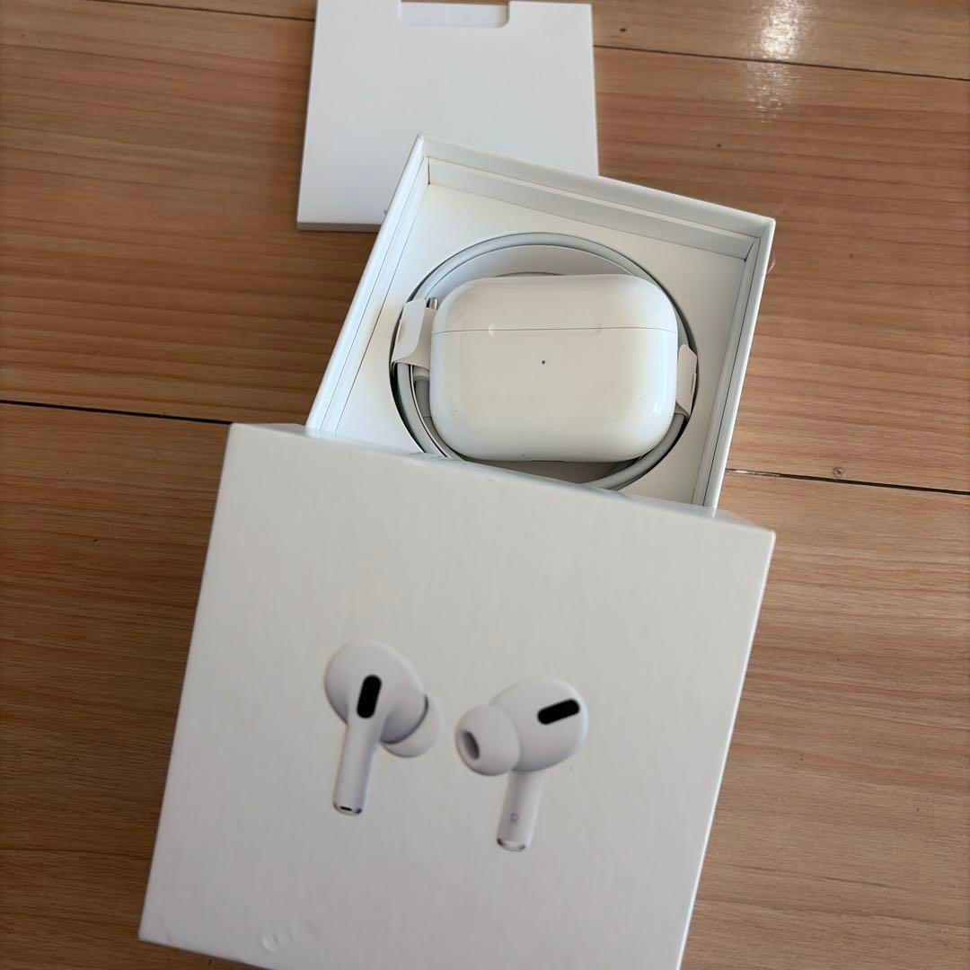 Apple AirPods Pro 本体　ライトニング充電