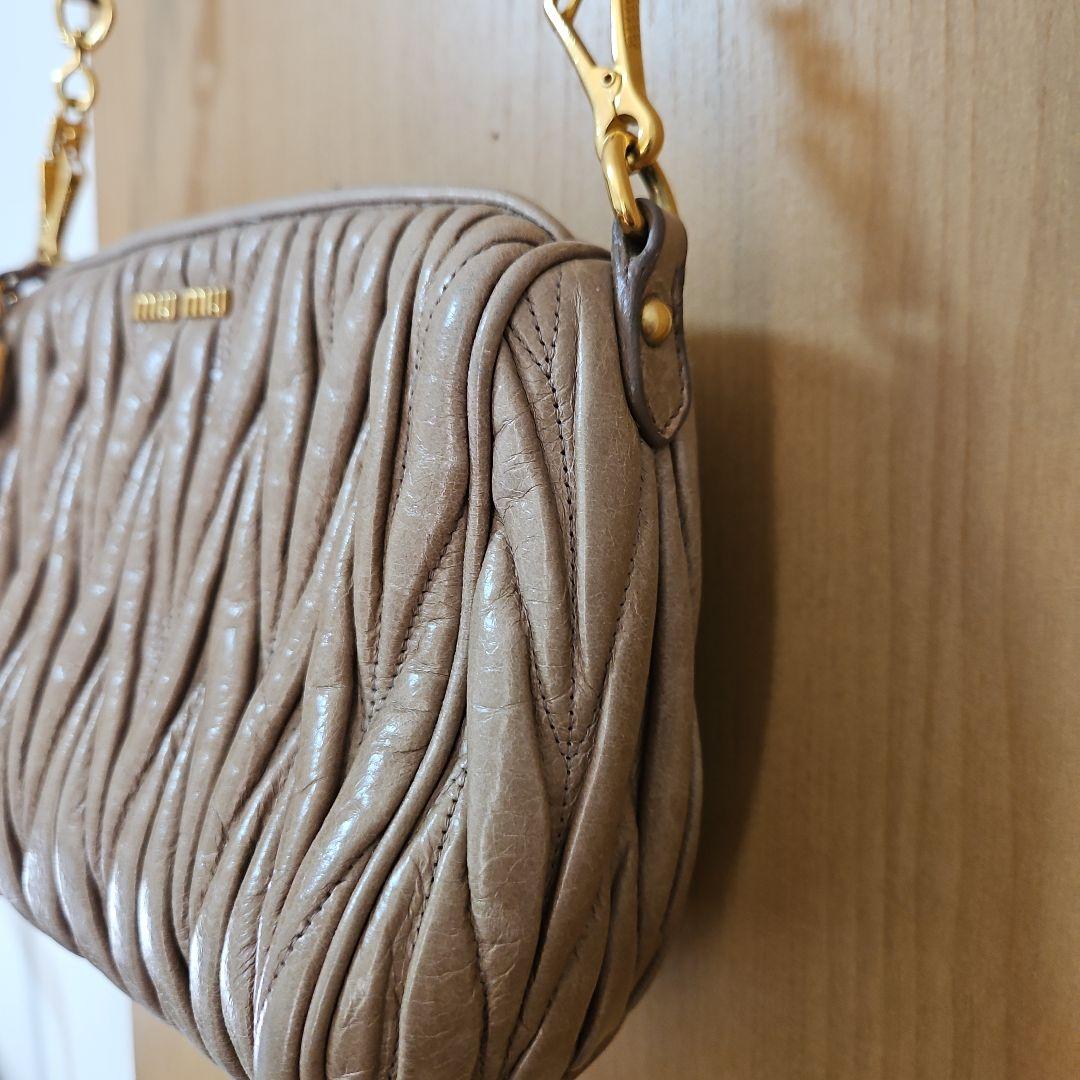 MIU MIU マテラッセ　アクセサリーバッグ