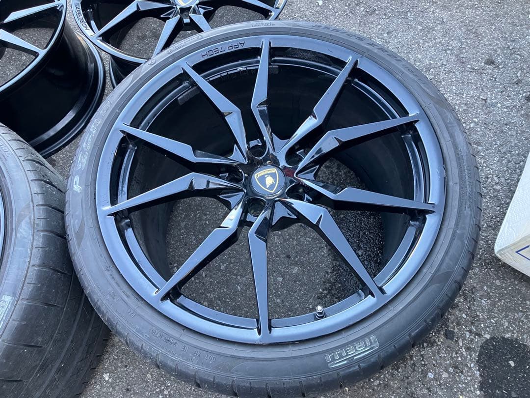 ランボルギーニ アヴェンタドール 純正20.21ホイール