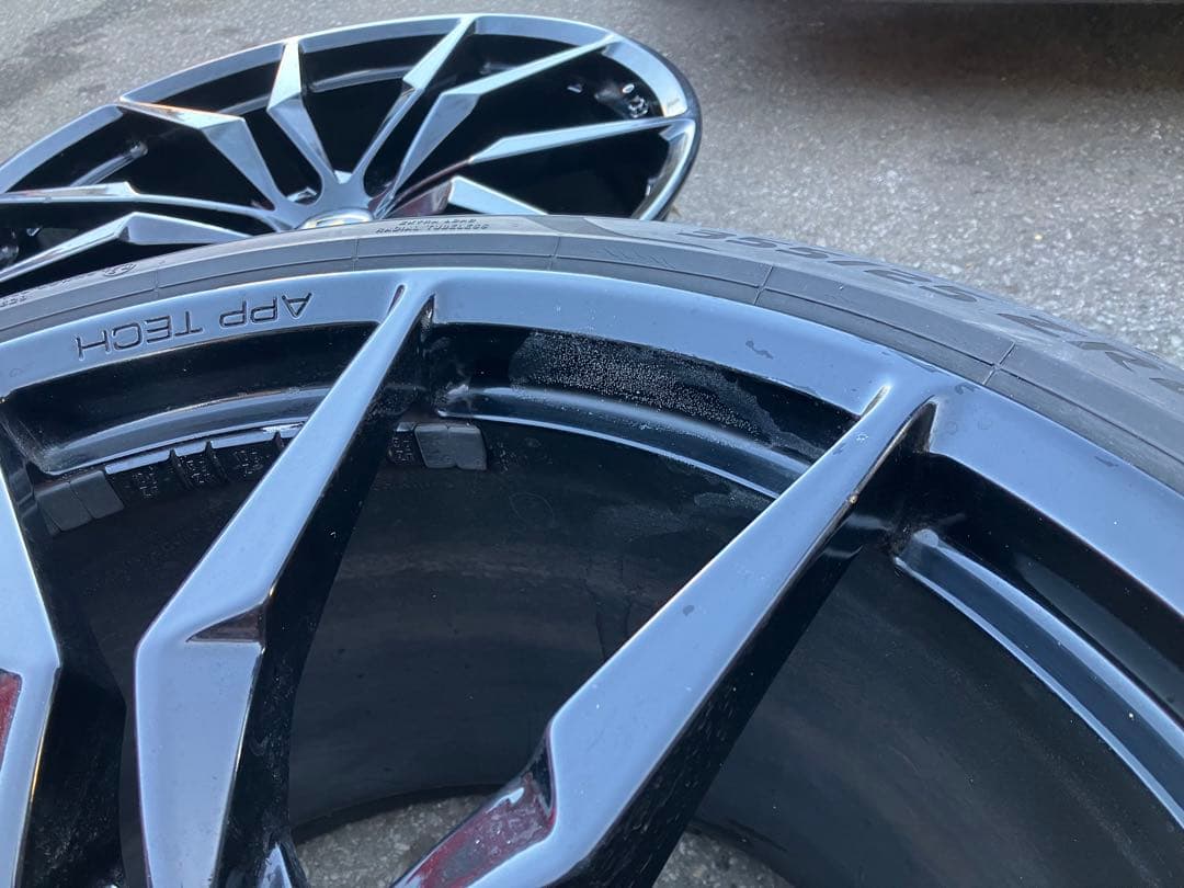 ランボルギーニ アヴェンタドール 純正20.21ホイール