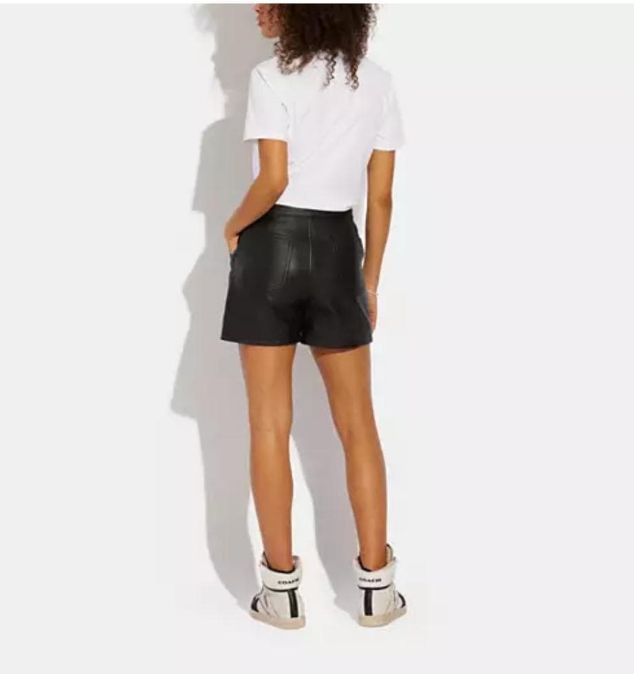 AI 新品 coach スクエア クロス スティッチ チェリー Tシャツ