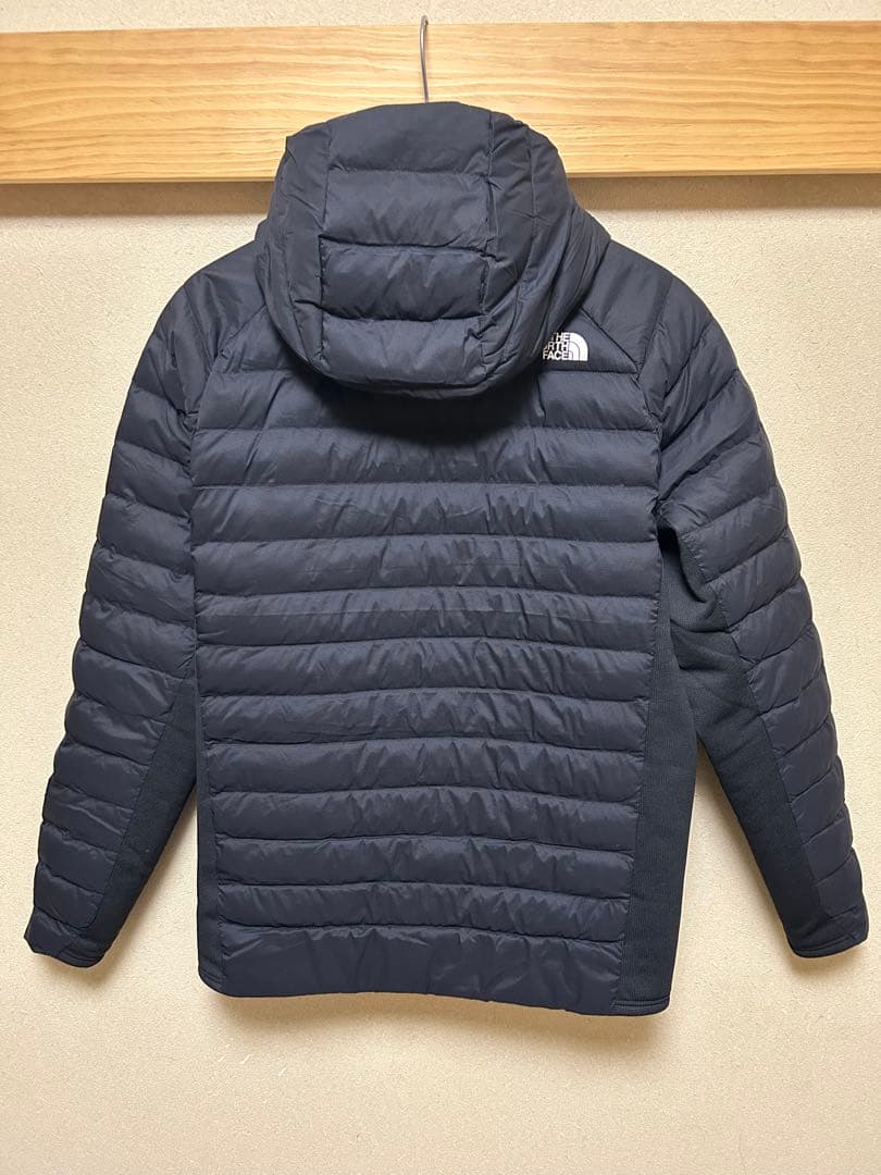 THE NORTH FACE レッドランフーディ（メンズ）