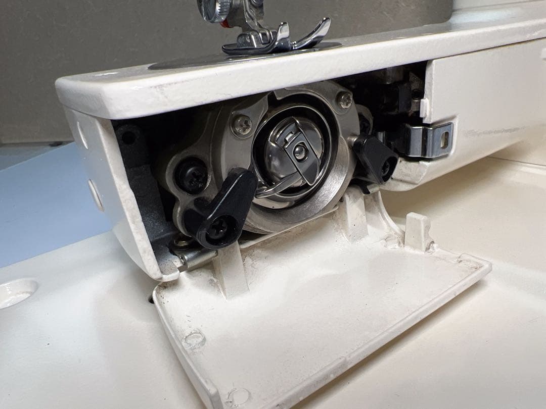 ジャノメ エクセル.フリーモーション刺繍もできるレトロミシン 815