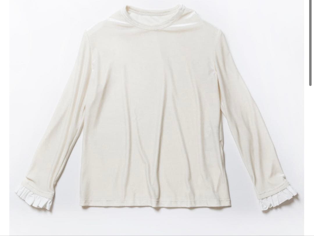 アンプレガント　フリル付きベロアロンT