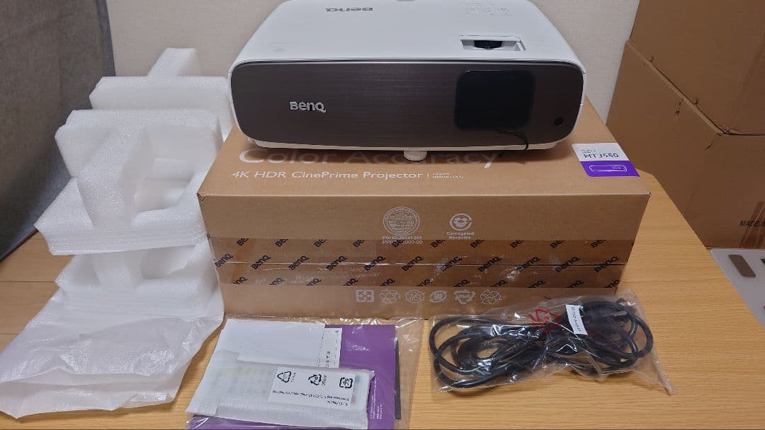 BenQ 4K プロジェクター 　HT3550