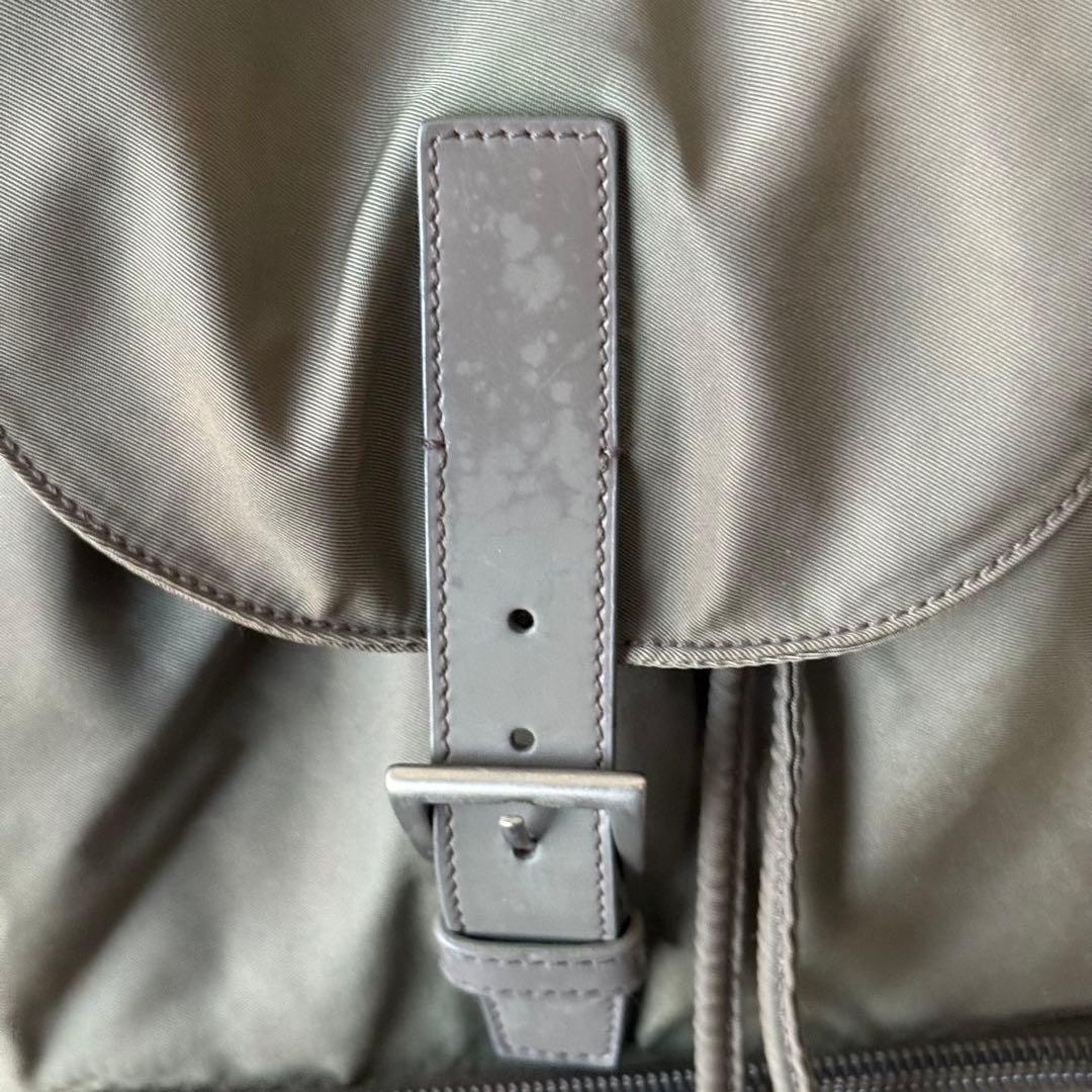 プラダ ナイロン バックパック カーキ 三角ロゴ カーキ