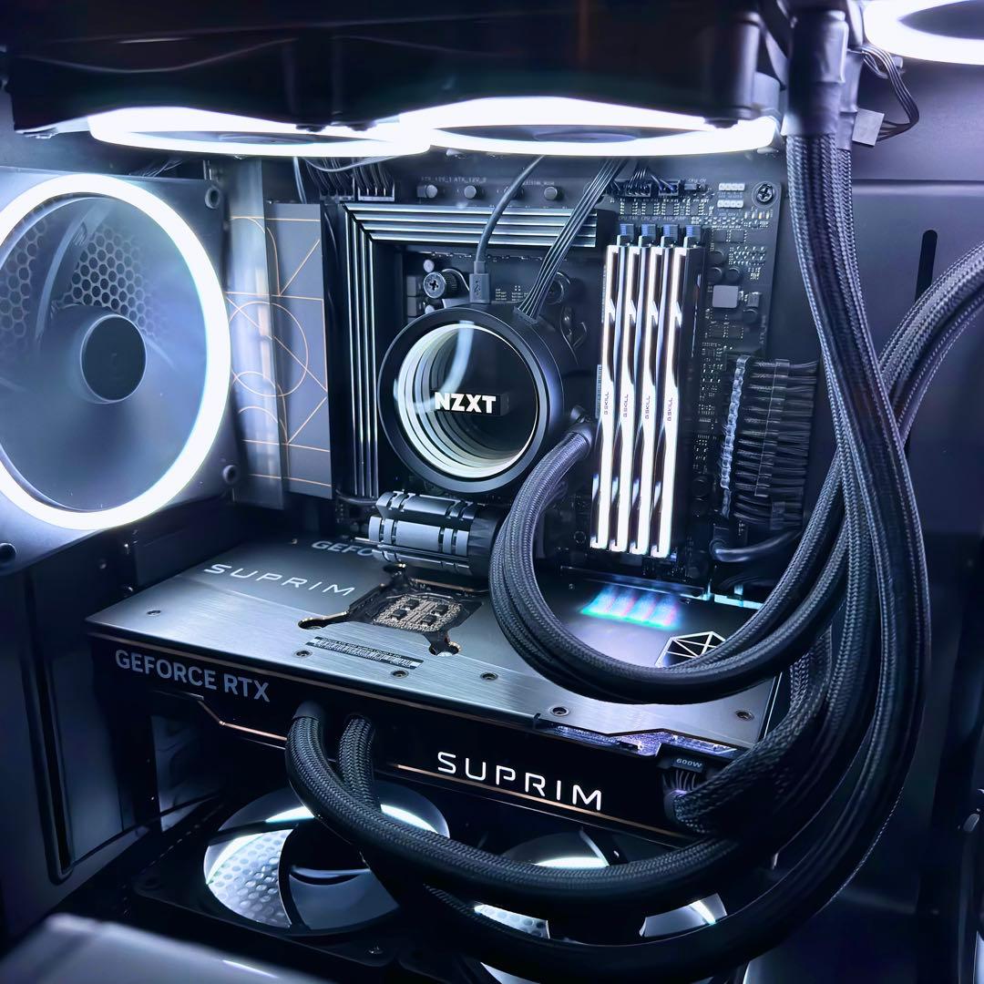 グラフィックボード・グラボ・ビデオカード MSI RTX 4090 SUPRIM LIQUID X 24GB GDDR6X