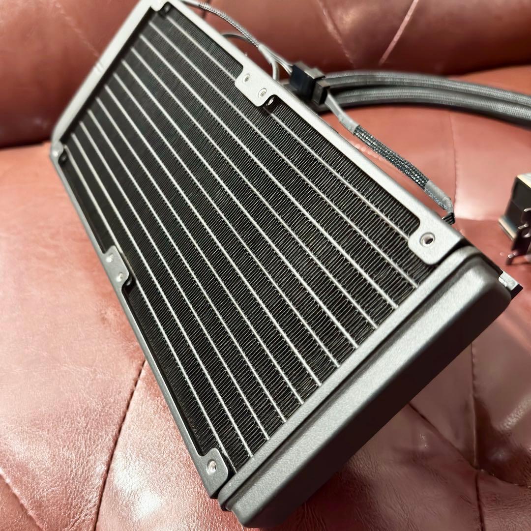 グラフィックボード・グラボ・ビデオカード MSI RTX 4090 SUPRIM LIQUID X 24GB GDDR6X